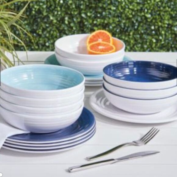 Melamine Dishes Outdoor Set of 4 Red Plates - Picture 3 of 5